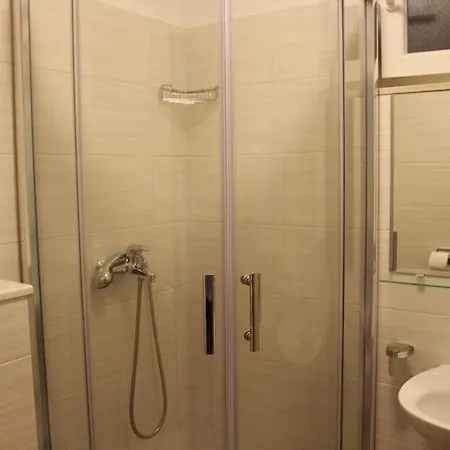 Maja Bilo A2 * Otok Trara