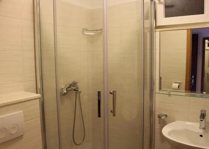 Maja Bilo A2 * Otok Trara