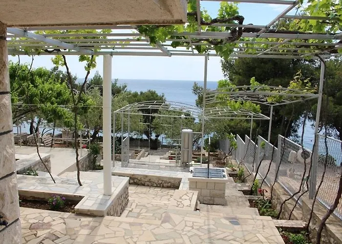 Maja Bilo A2 * Otok Trara