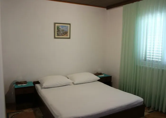 Maja Bilo A2 * Otok Trara